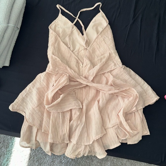 Tie back Romper - Picture 4 of 8